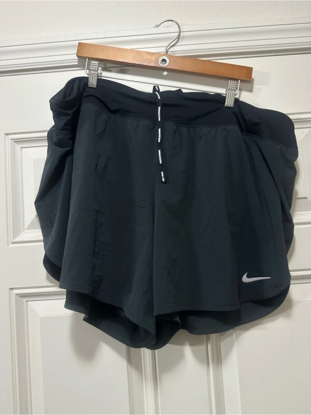 Nike Women's Black 2-in-1 Athletic Running Shorts 2x